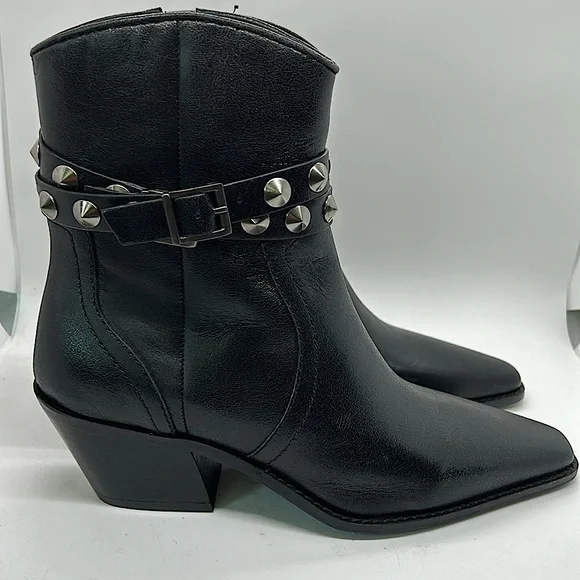 Zara NWT Black Leather Studded Heel Ankle
Booties Shoes **Size 39/US 8**🔥🔥 - Picture 3 of 7